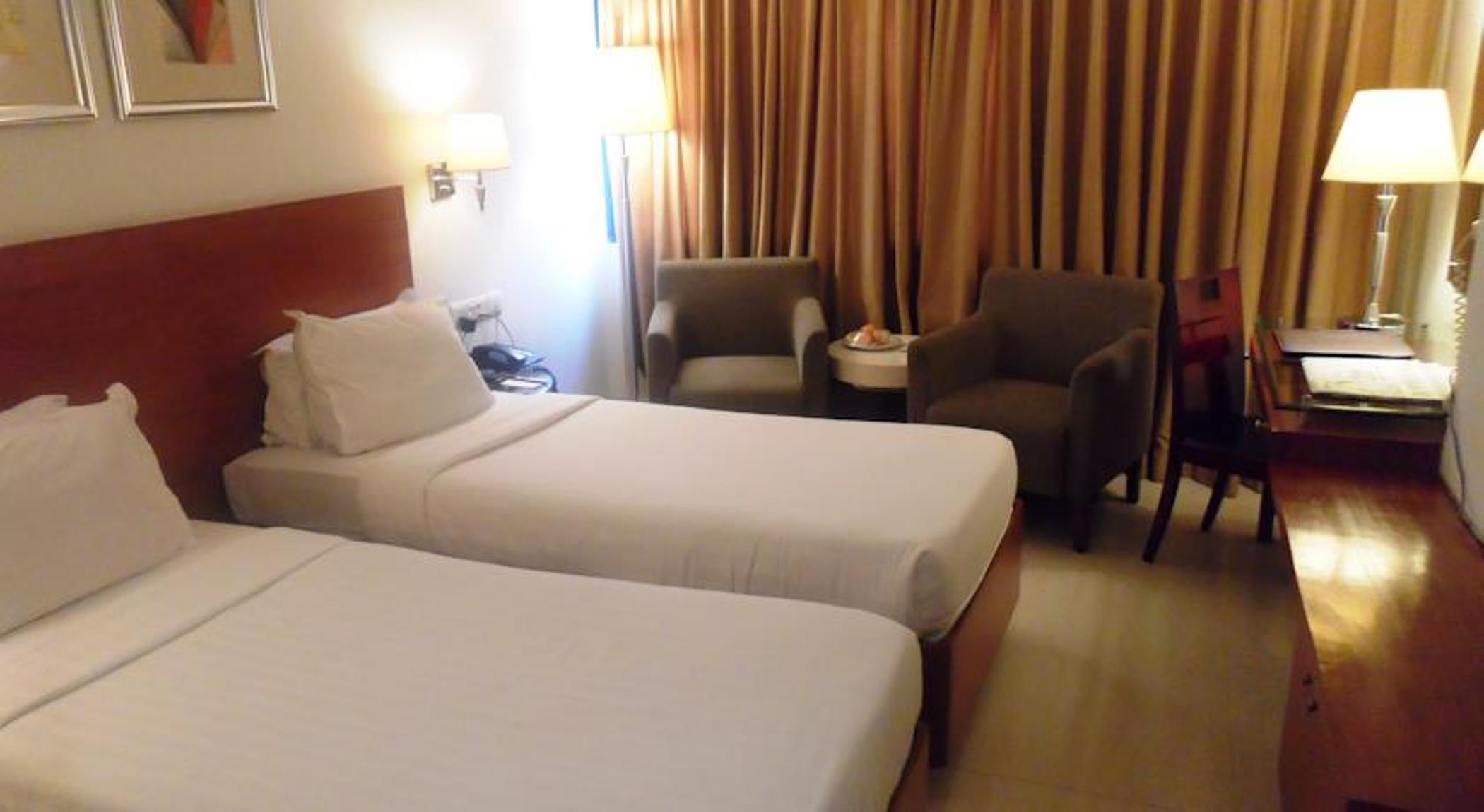 Hampshire Plaza Hotel Hyderabad Ngoại thất bức ảnh