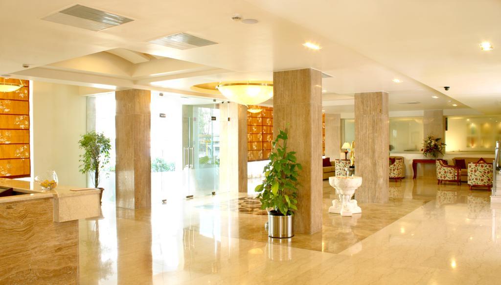 Hampshire Plaza Hotel Hyderabad Ngoại thất bức ảnh