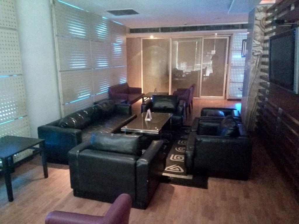 Hampshire Plaza Hotel Hyderabad Ngoại thất bức ảnh