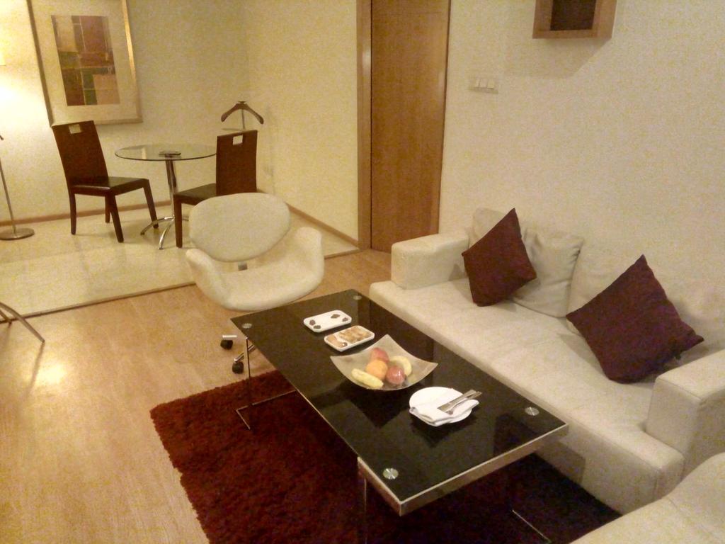 Hampshire Plaza Hotel Hyderabad Ngoại thất bức ảnh
