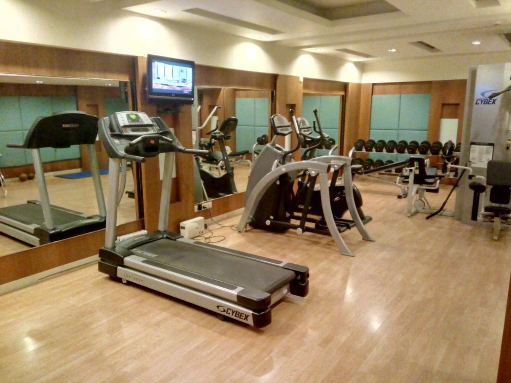 Hampshire Plaza Hotel Hyderabad Ngoại thất bức ảnh