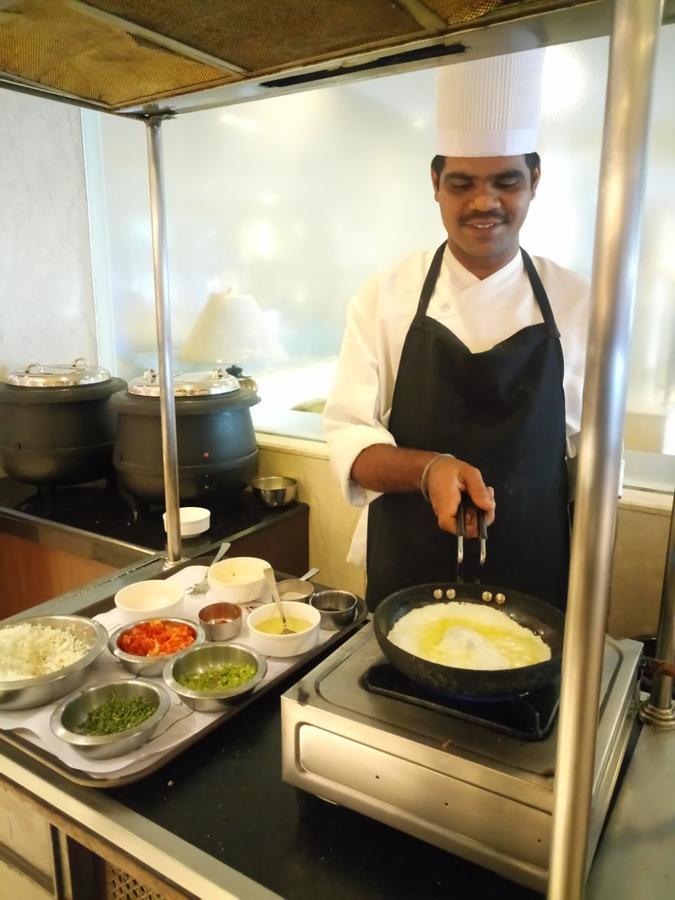 Hampshire Plaza Hotel Hyderabad Ngoại thất bức ảnh
