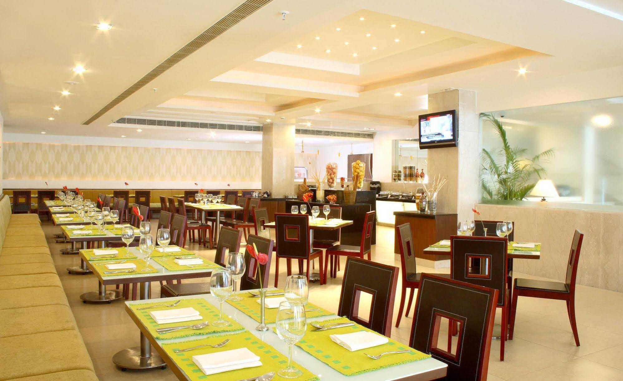 Hampshire Plaza Hotel Hyderabad Ngoại thất bức ảnh