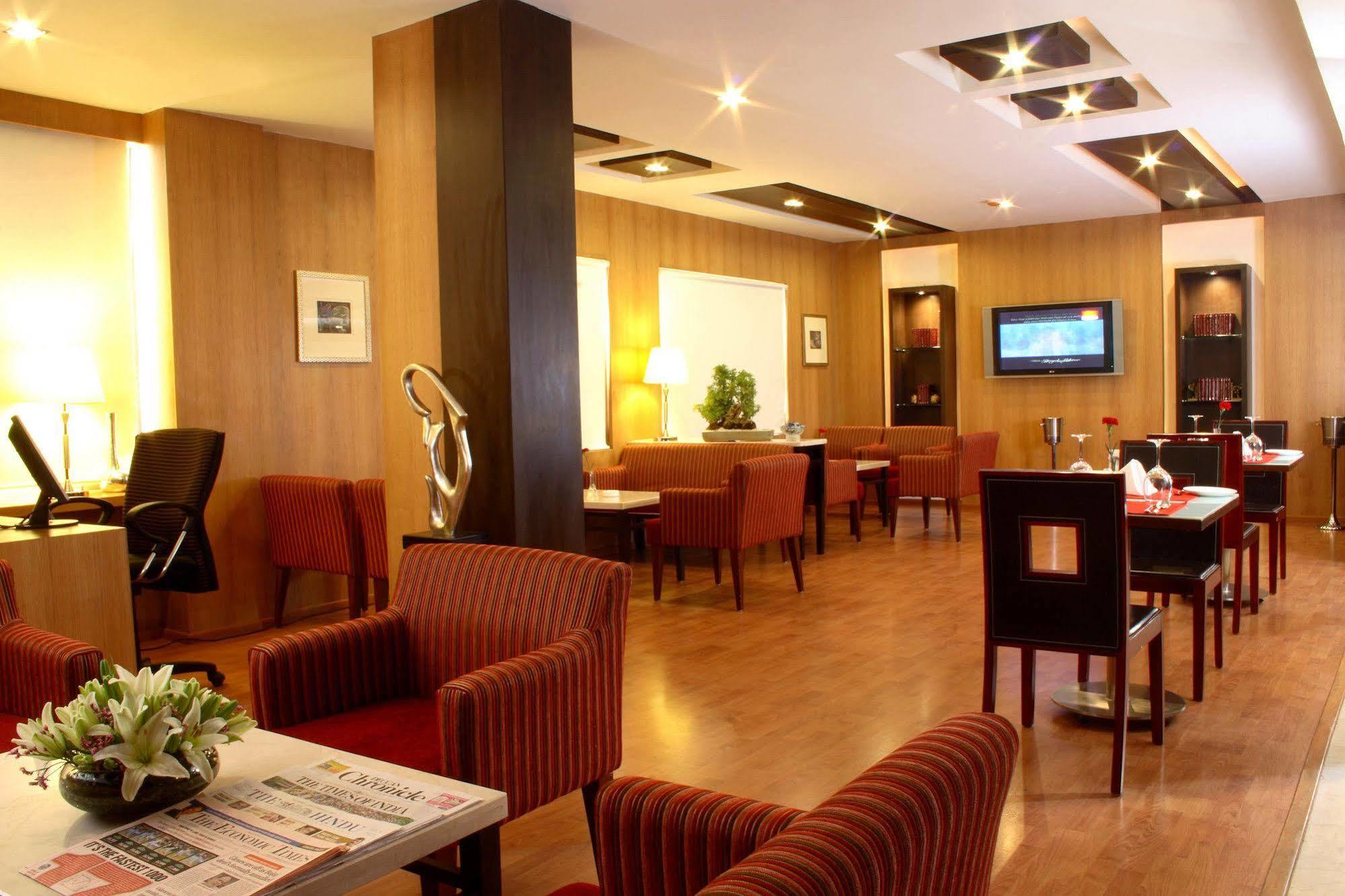Hampshire Plaza Hotel Hyderabad Ngoại thất bức ảnh