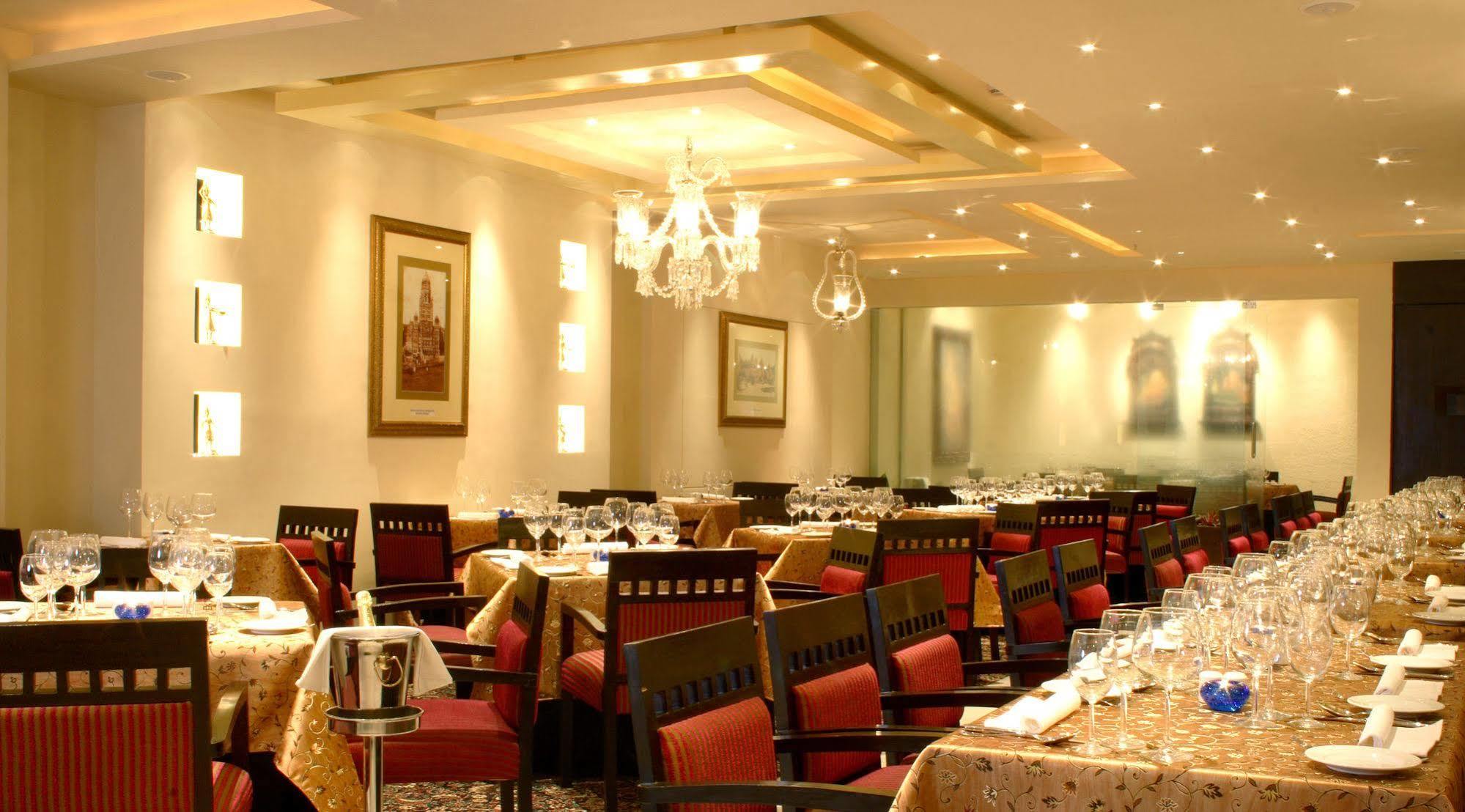 Hampshire Plaza Hotel Hyderabad Ngoại thất bức ảnh